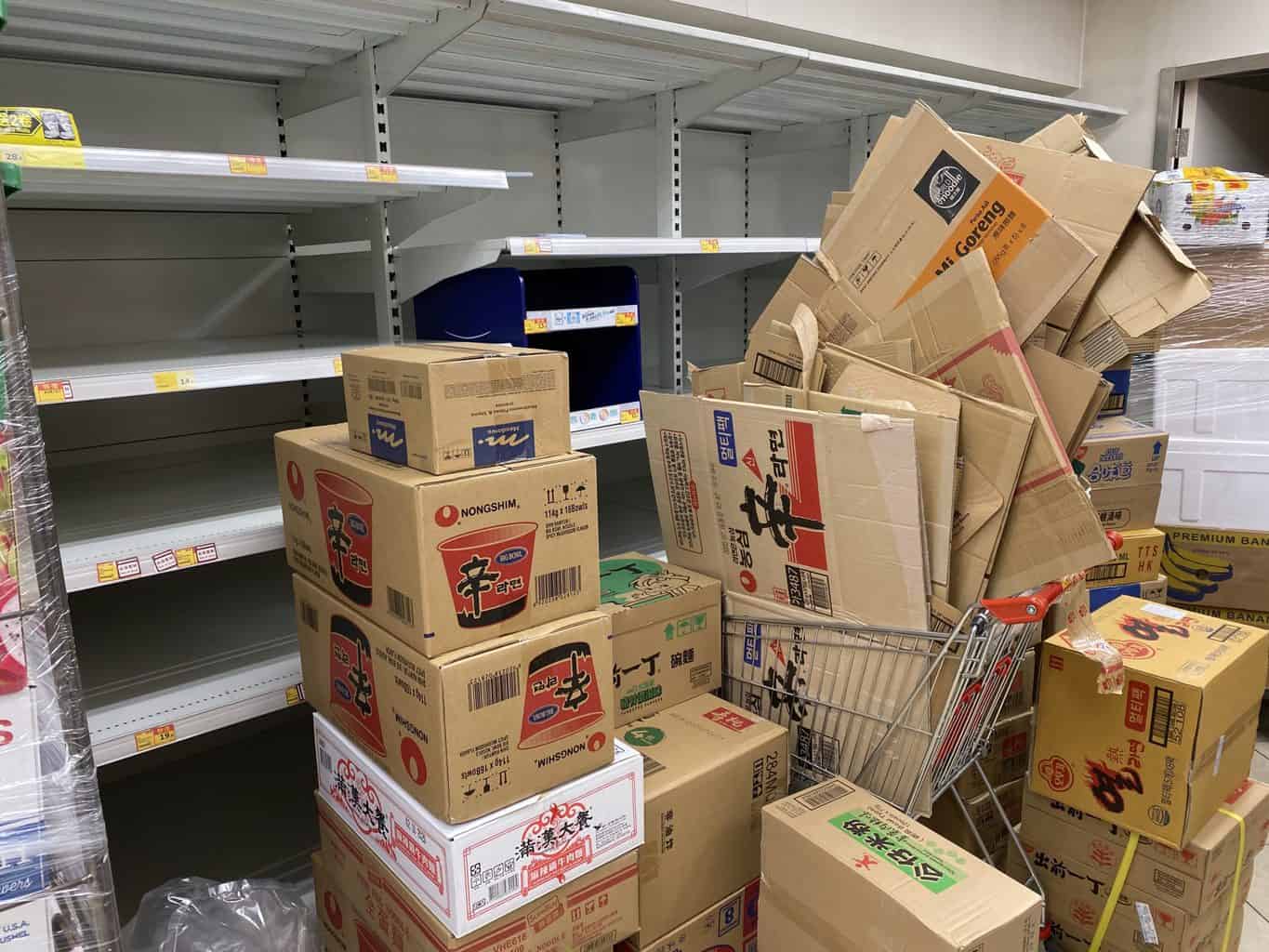 Empty store shelves in Hong Kong due to 2019-nCoV