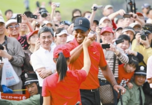 Featured image for “Tiger Woods Visits Shenzhen”
