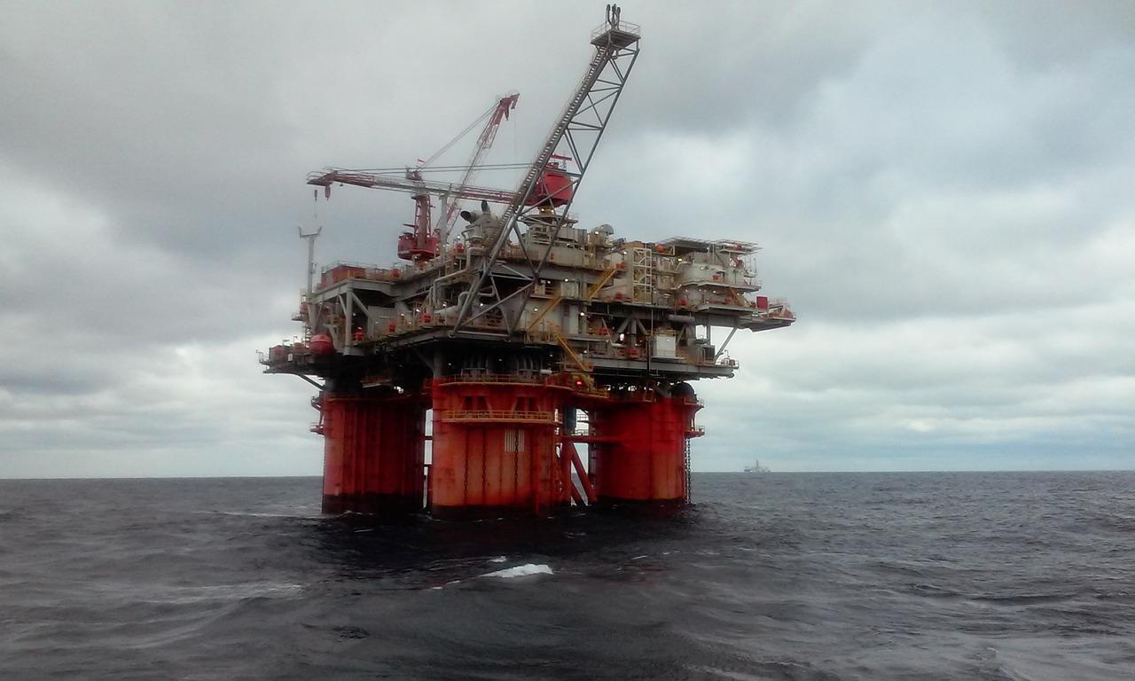 Featured image for “Asia’s 1st 300m Deep-Water Offshore Platform Installed”